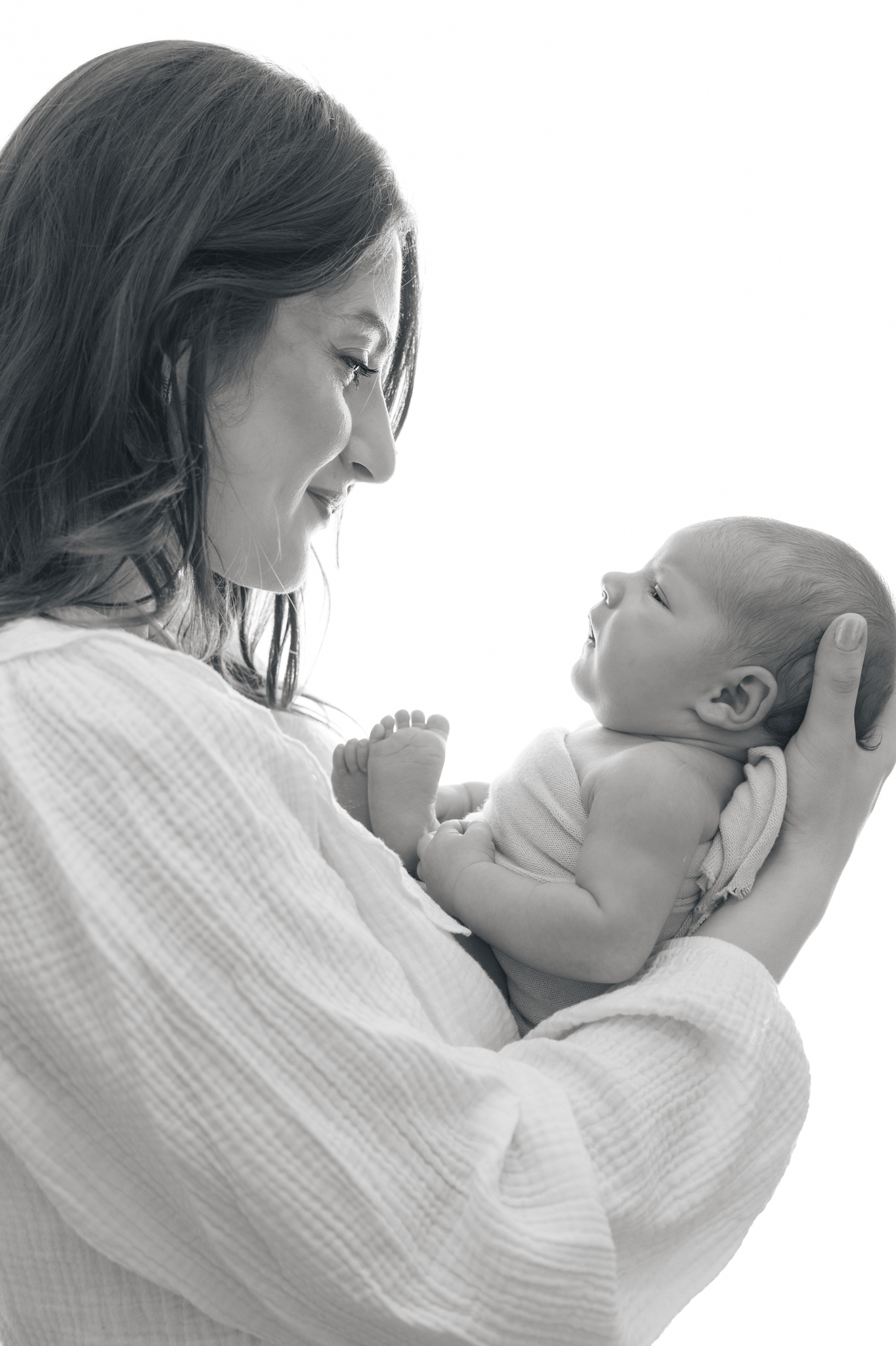 photo d'un nouveau-né avec sa maman lors de sa naissance